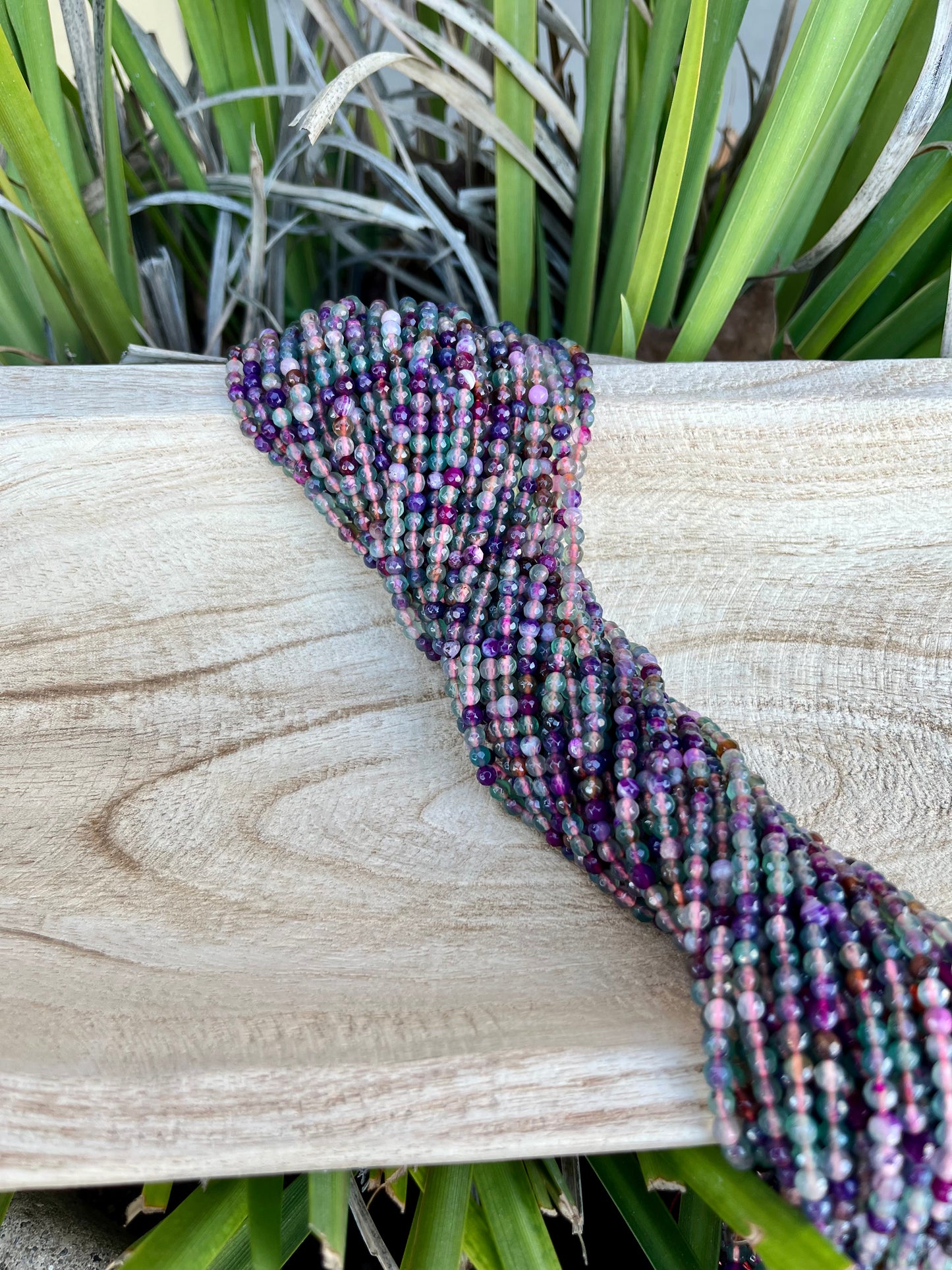 Grapevine round Faceted Agate Beads